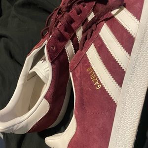 Adidas’ Mens size 11